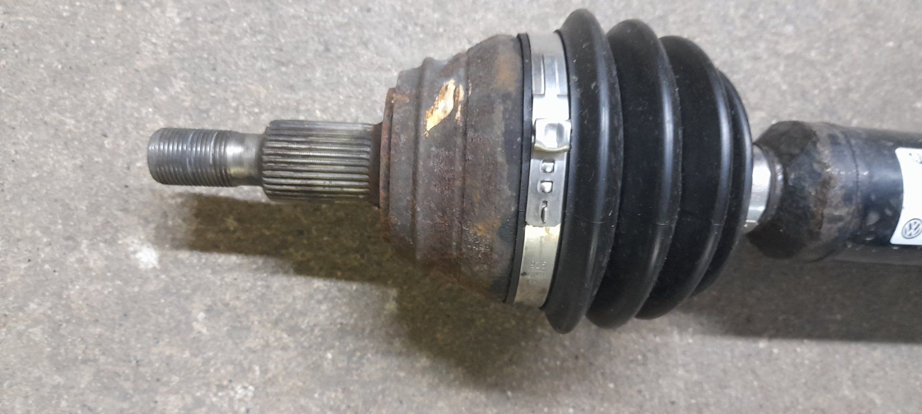 Tutti pezzi di ricambio auto: Antriebswellen Golf4 1.8T – Usato da Cham venduto da vento9 5