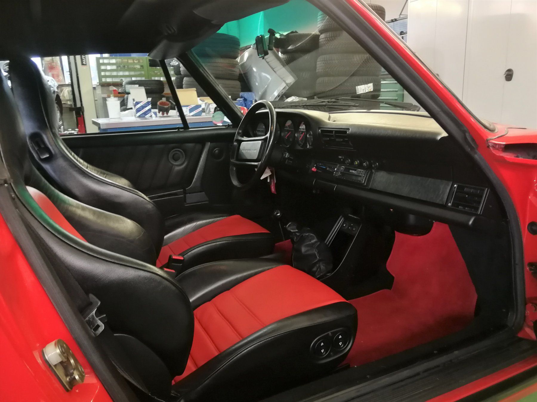 Porsche Automobili: PORSCHE 911 Carrera Cabrio 1986 – Usato da Lupfig venduto da gpflyer 4
