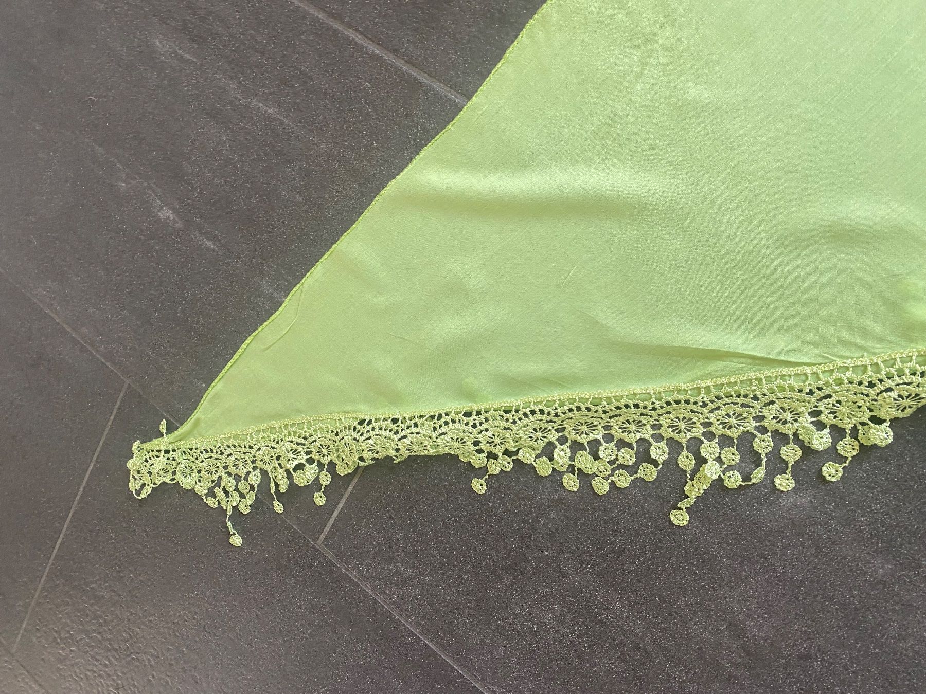 Foulard & Sciarpe: Foulard / Schal grün – Usato da Riedholz venduto da lenibeni03 1
