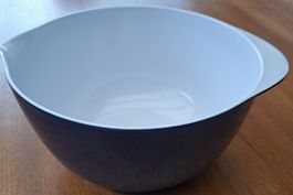Rührschüssel dunkelblau Innen weiss Kunststoff mit Ausguss