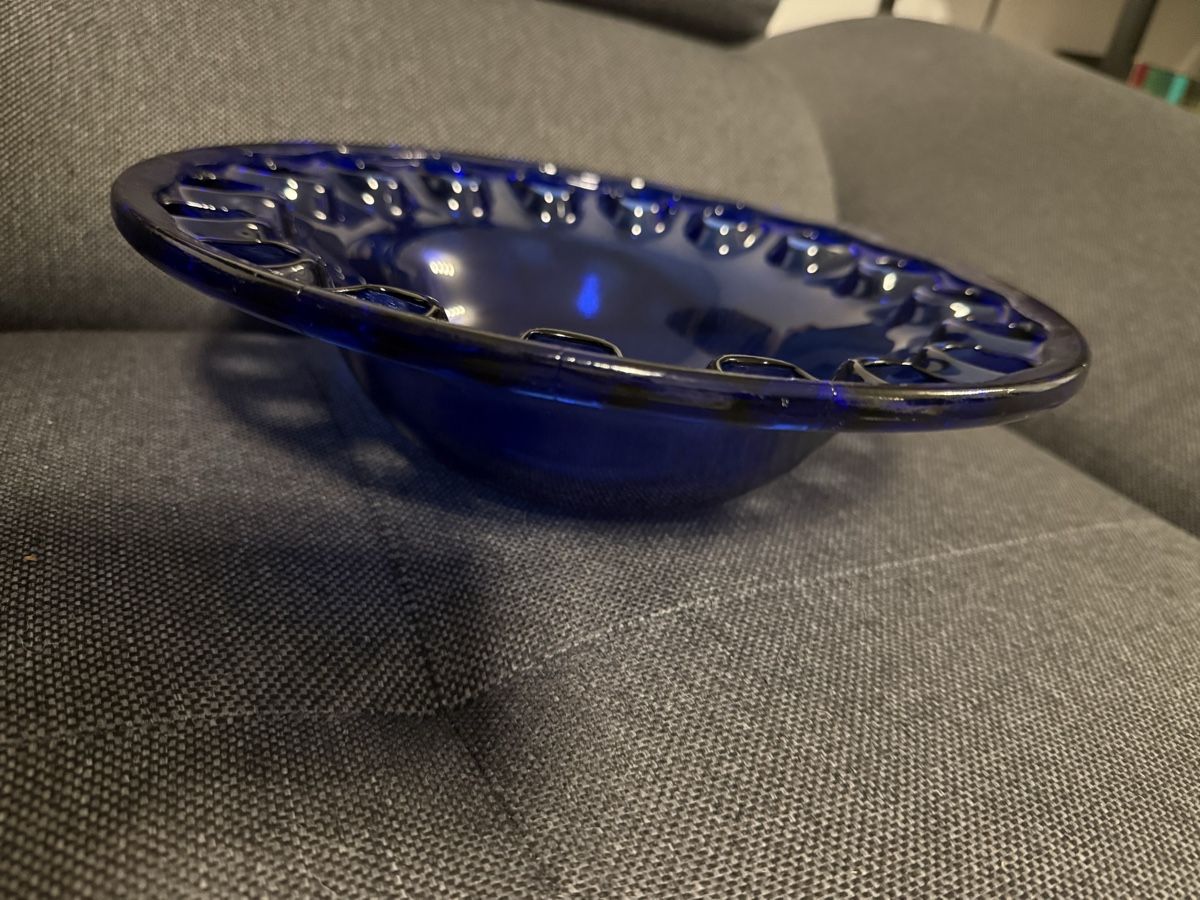 Schalen: Vintage Gitter eingefasste Glasschale Cobaldblau – Gebraucht aus Buchs SG von and_d8tp 2