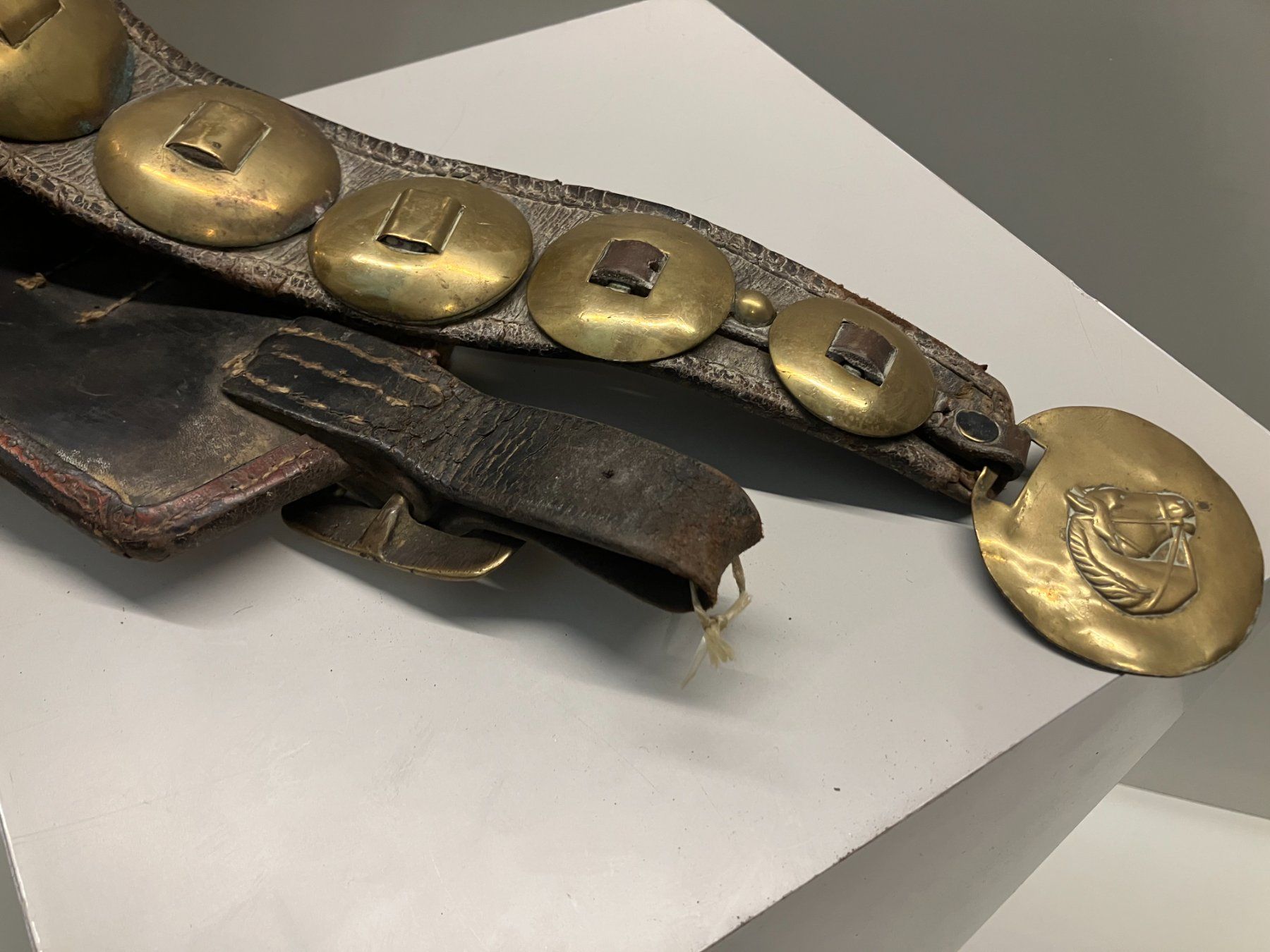 Campanacci mucche: Antiker Prunkriemen ca. 124cm lang ab 1.- – Usato da Lichtensteig venduto da Buy24International 6