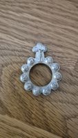 Ring mit Kreuz und Rosenkranz Symbolen