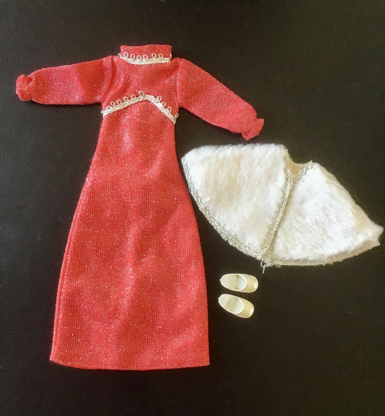 Bambole: Glitzerkleid von Sindy Fleur – Usato da Allschwil venduto da rah_8bfj