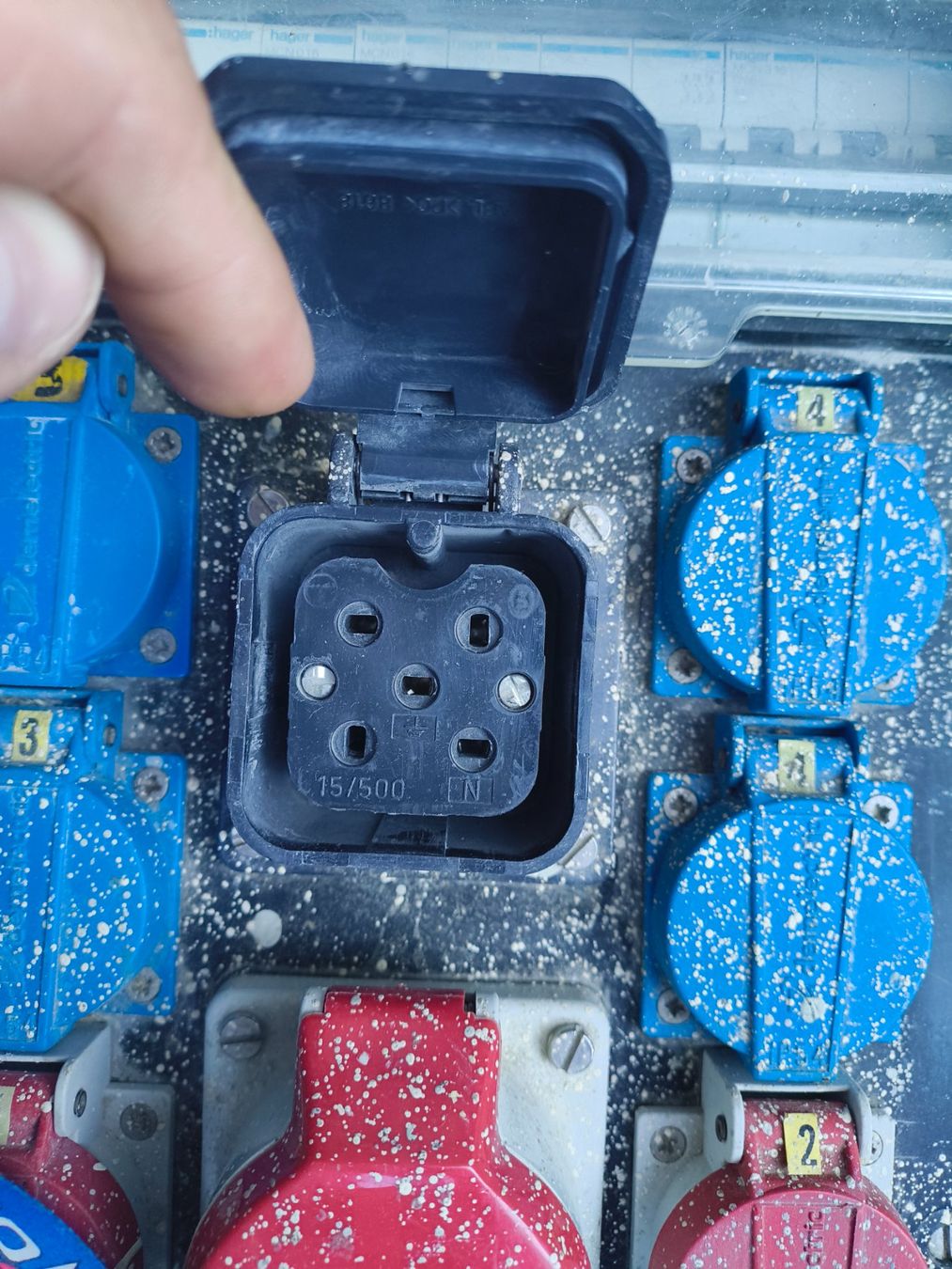 Electrotechnique: Stromverteiler Demelectric  – D'occasion à Sattel par Orso33 3