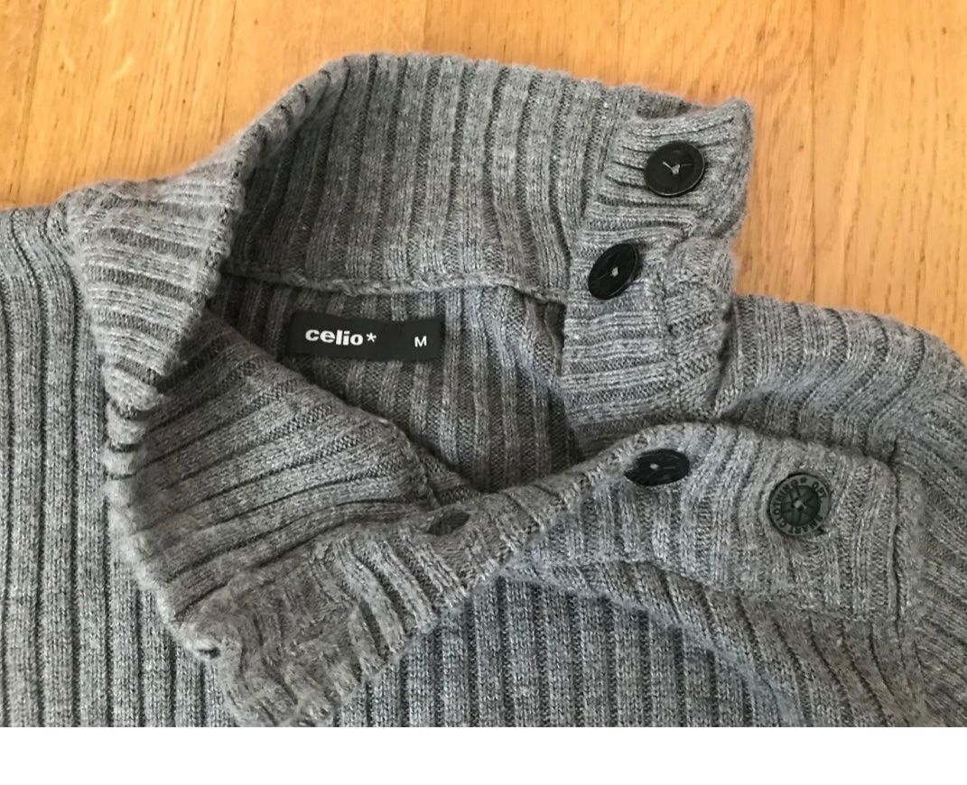 Pullover & Sweatshirts: Pullover – Gebraucht aus Volketswil von ben_9s6x 1