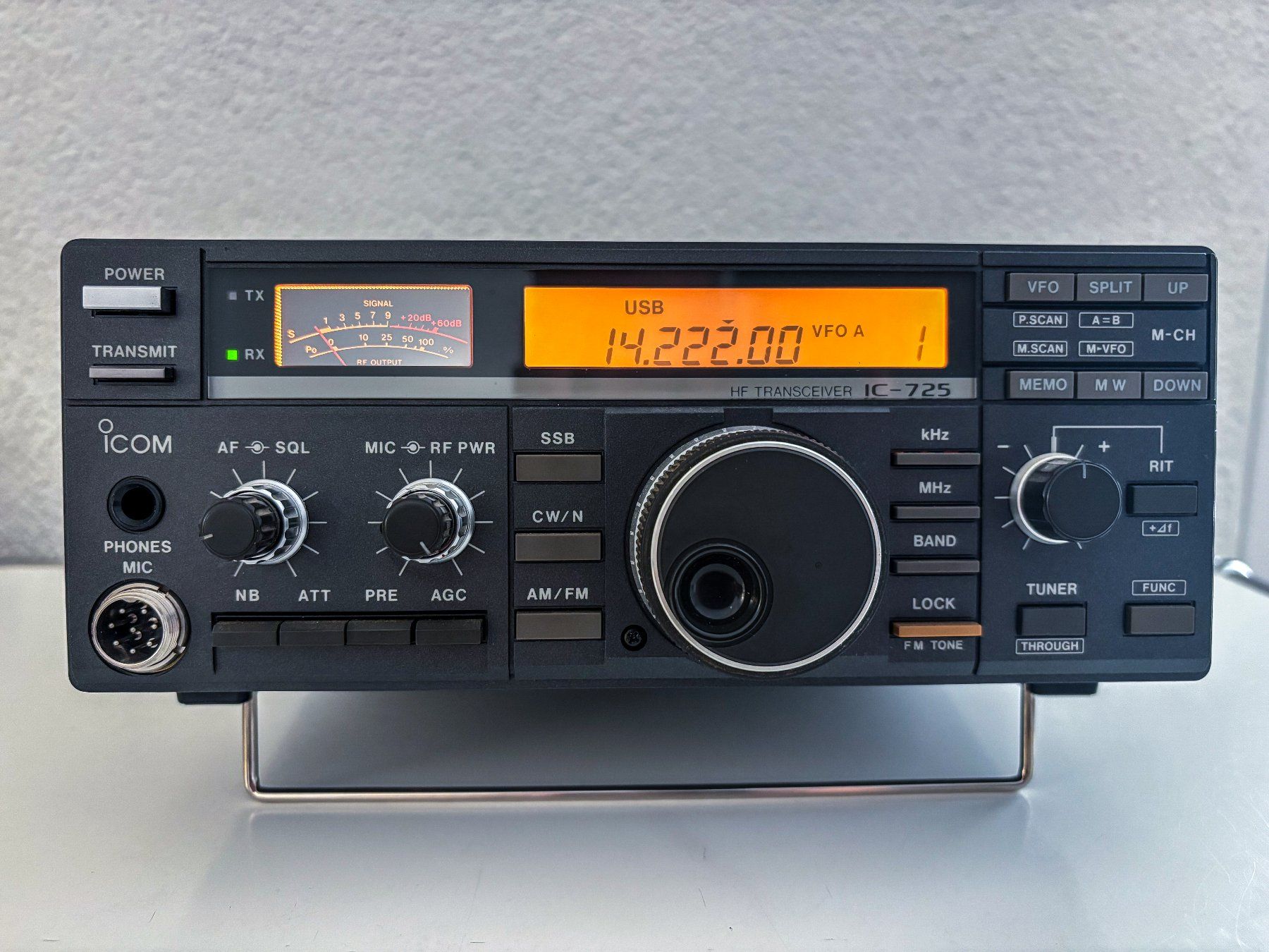 Technique de radiocom: ICOM IC-725 – D'occasion à Zürich par J2O