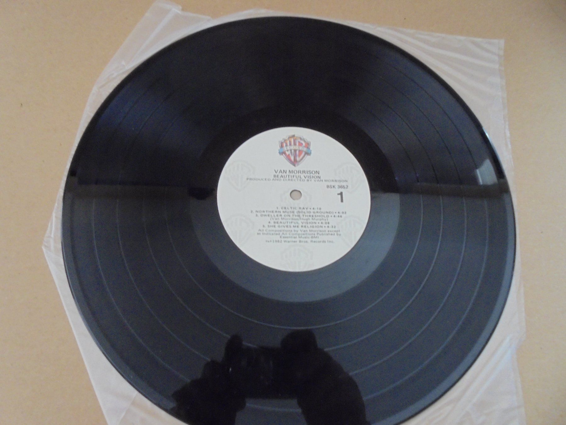 Dischi in vinile: Van Morrison " Beautiful Vision " LP USA 1982 (VG+/EX) – Usato da Crissier venduto da Promopost 2