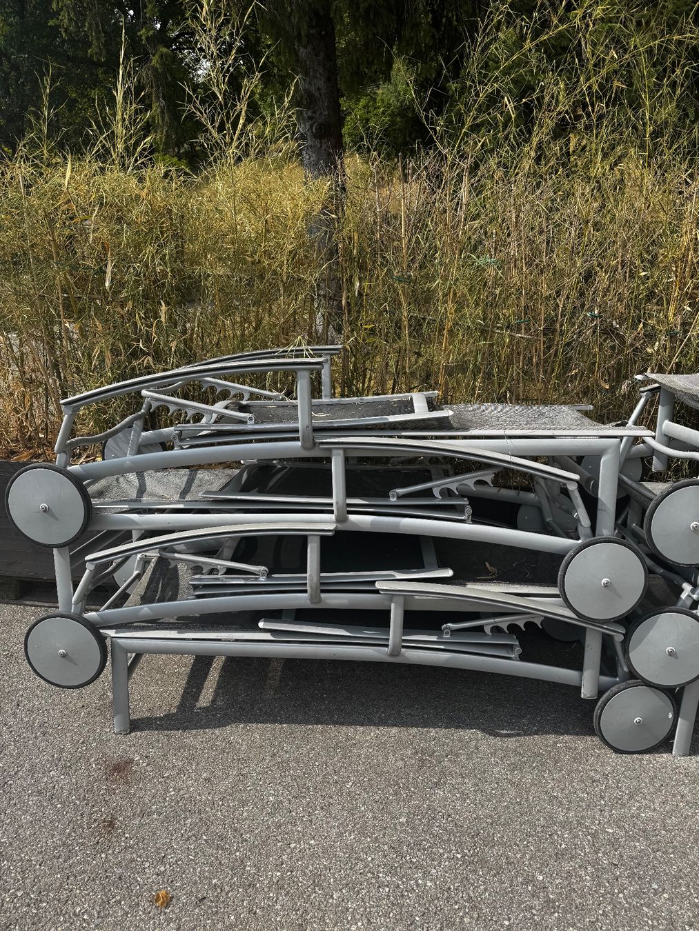 Chaises longues: Lot de transats usés – Défectueux à Le Mont-Pèlerin par Bmr 1