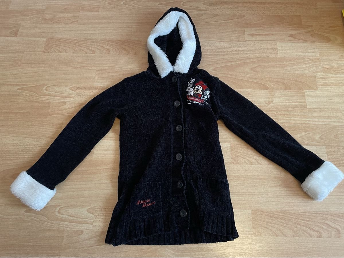 C&A Giacche & Cappotti: Strickjacke Gr. 122 – Usato da Chur venduto da Tsambiko