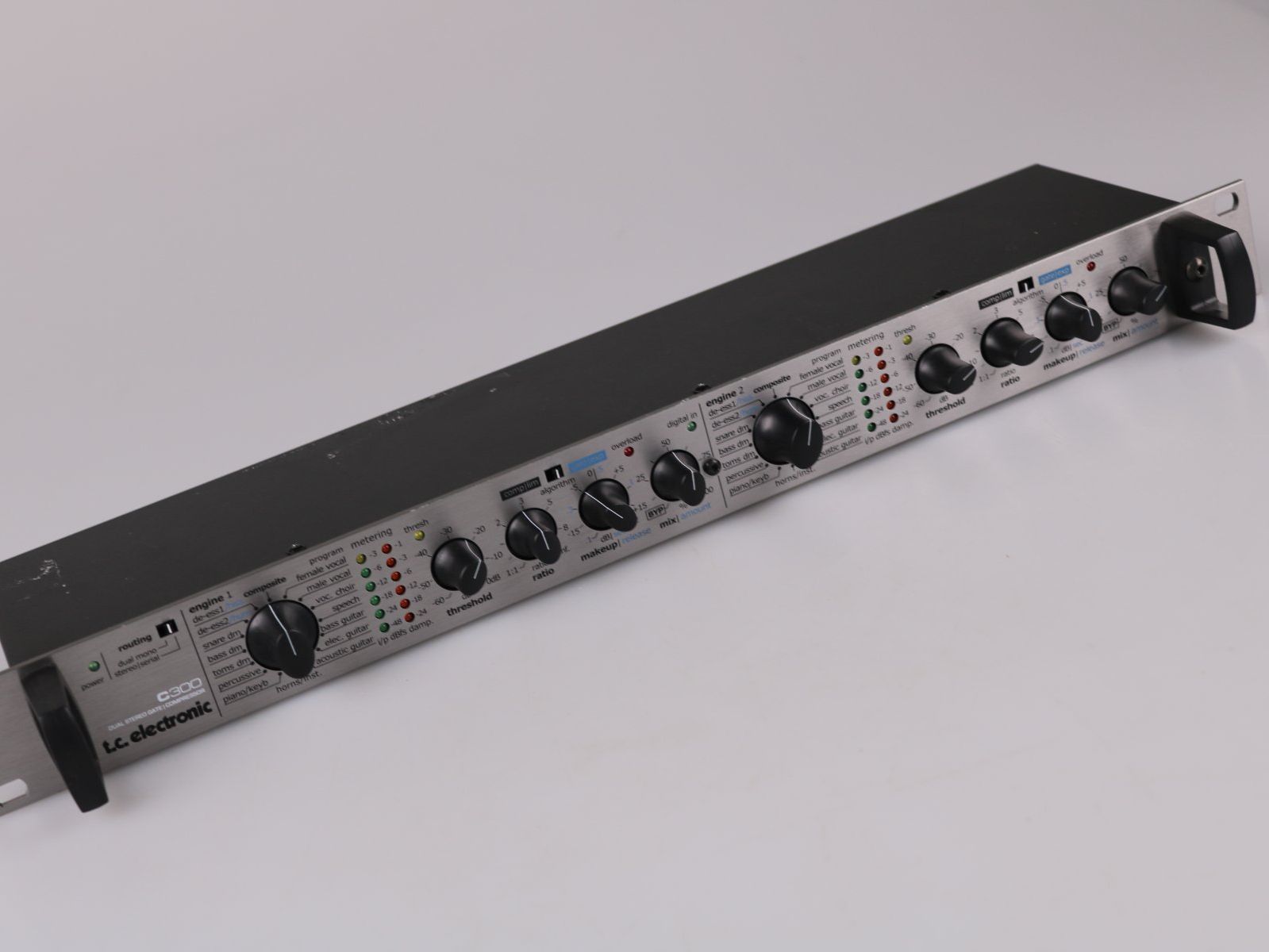 TC Electronic Equalizzatori: TC Electronic C300 Dual Stereo Gate Studio Kompressor – Nuovo (secondo la descrizione) da Volketswil venduto da brockipfannenstil