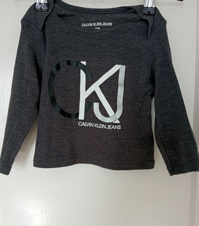 CK Jeans Langarmshirt Gr. 12M / 80 – Top Zustand!