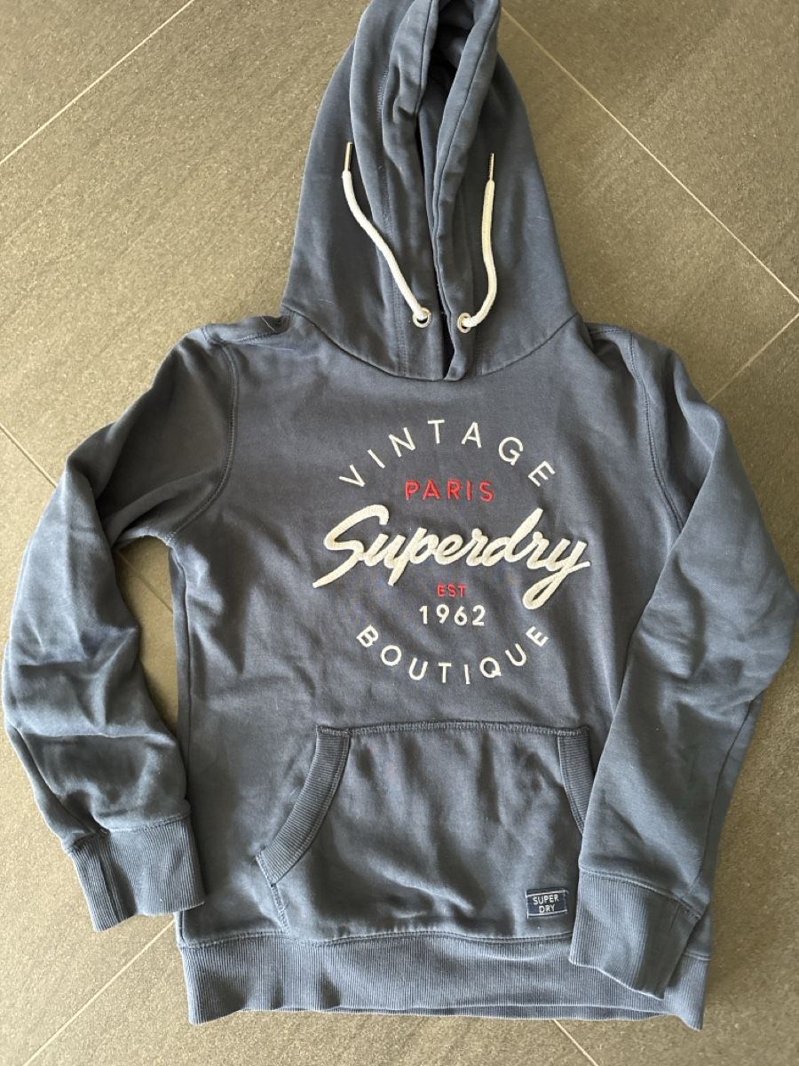 Superdry Pulls & Sweat-shirts: Superdry Kaputzenpullover – D'occasion à Unterseen par Zurbi