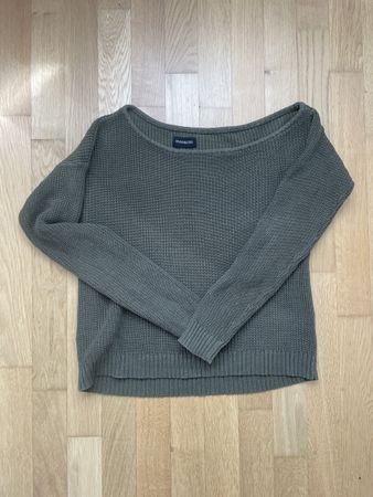 leicht asymmetrischer Pullover in Khaki Gr. S