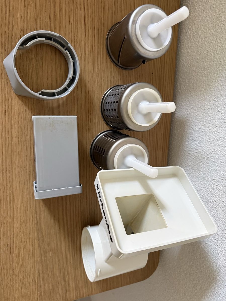 Kitchenaid Elettrodomestici da cucina: Accessoire KitchenAid râpe trancheuse – Usato da Kloten venduto da Mumiiin 5