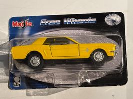 Ford Mustang fabriqué par Maisto (no Dinky Toys)