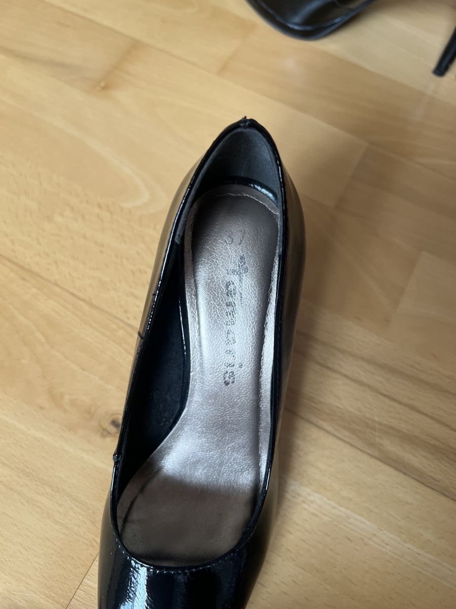 Tamaris Scarpe da donna: SCHWARZE LACK-PUMPS TAMARIS GR.37 – Usato da Rothrist venduto da FL_17 1