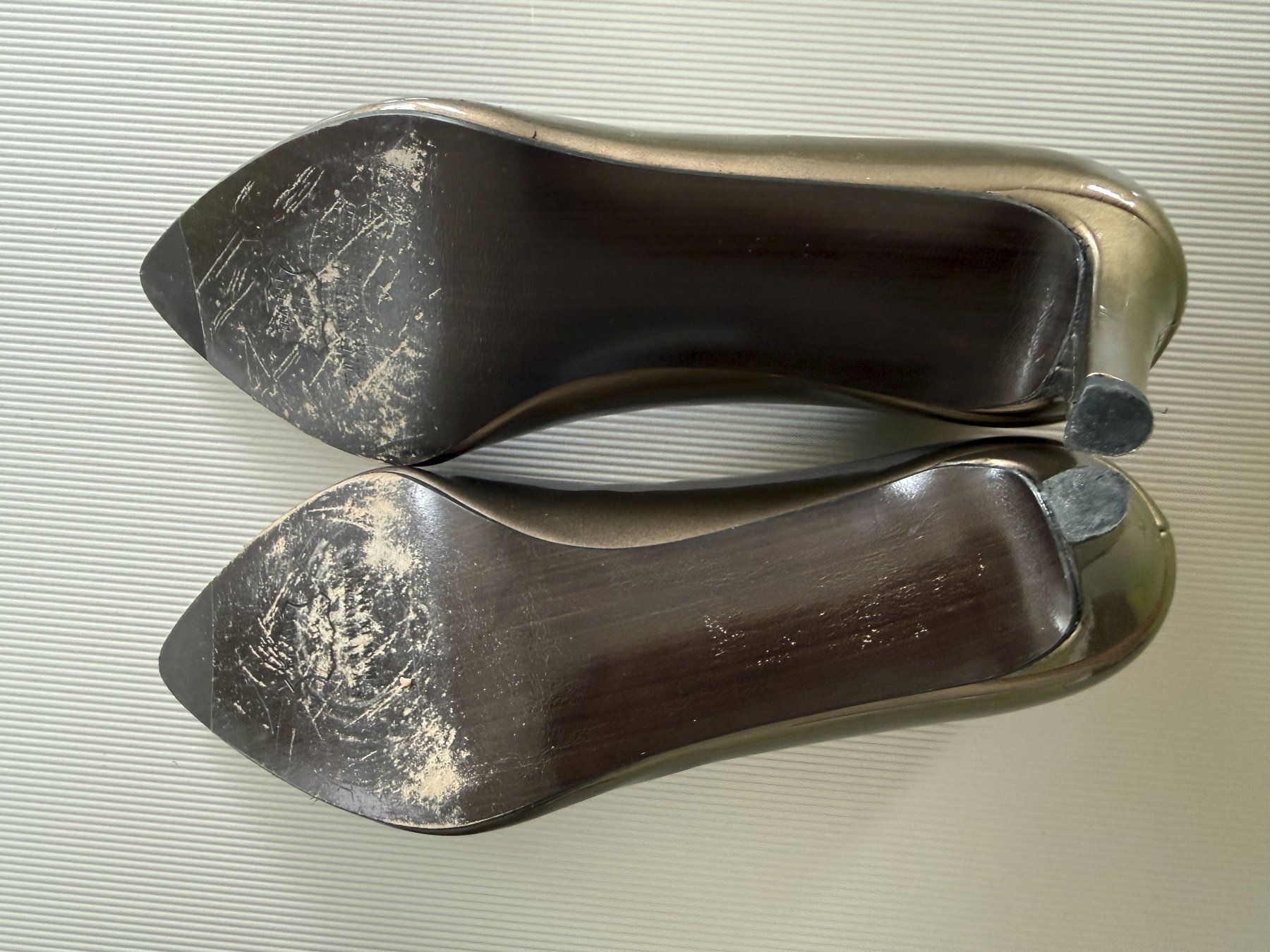Stuart Weitzman Scarpe da donna: Stuart Weizman Pumps gold - Grösse 37,5 – Nuovo (secondo la descrizione) da Wallisellen venduto da chr_s557 7