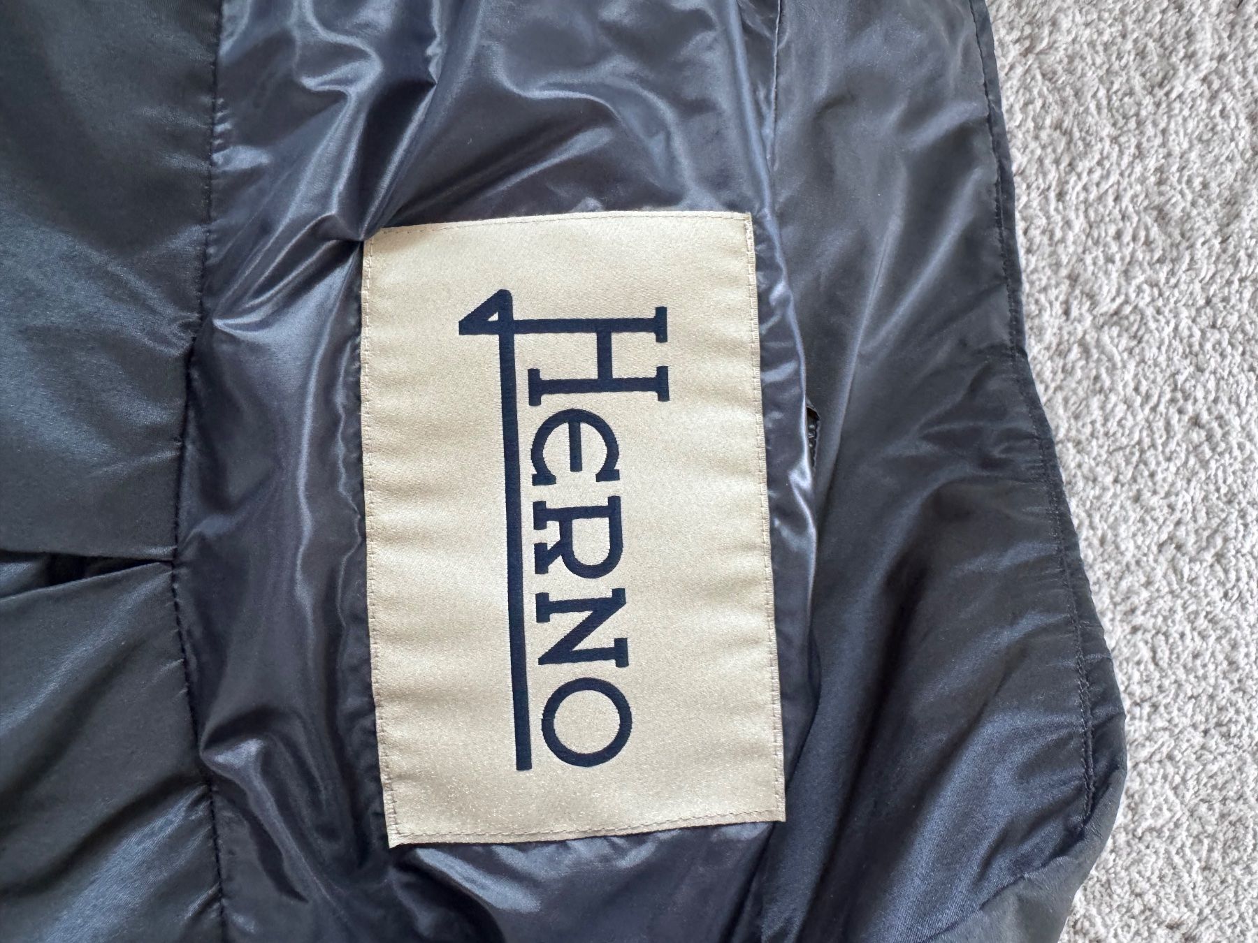Herno Giacche: Wenig getragene Herno Übergangsjacke Gr. IT 42 – Usato da Herrliberg venduto da jan_lp69 2