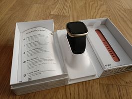Fitbit Versa 3 Smartwatch mit Zubehör, kaum getragen! 
