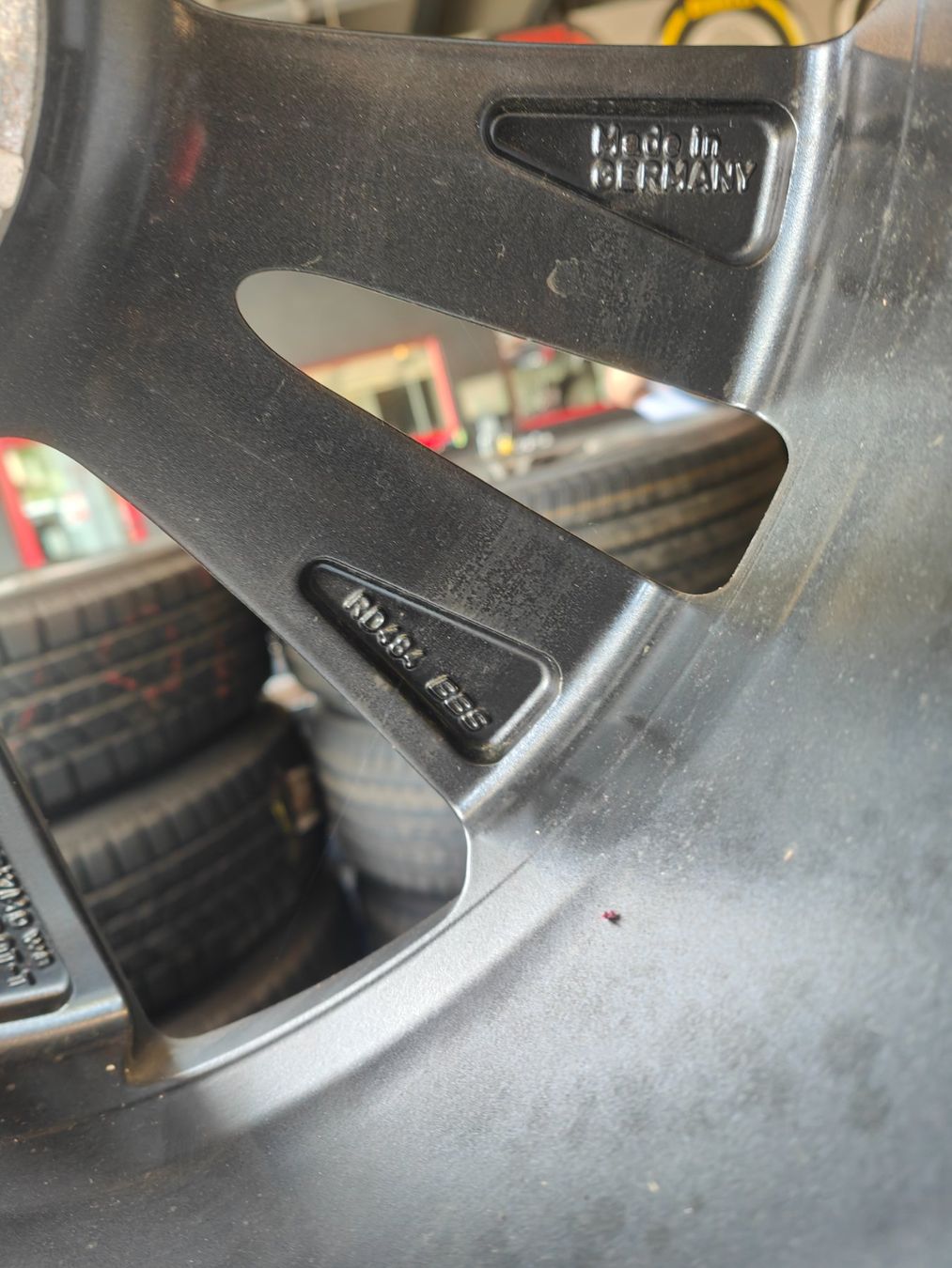 Jeep Pneus & Kompletträder: Jeep Kompletträder – Gebraucht aus Oberengstringen von Reifen-Lagerverkauf 4