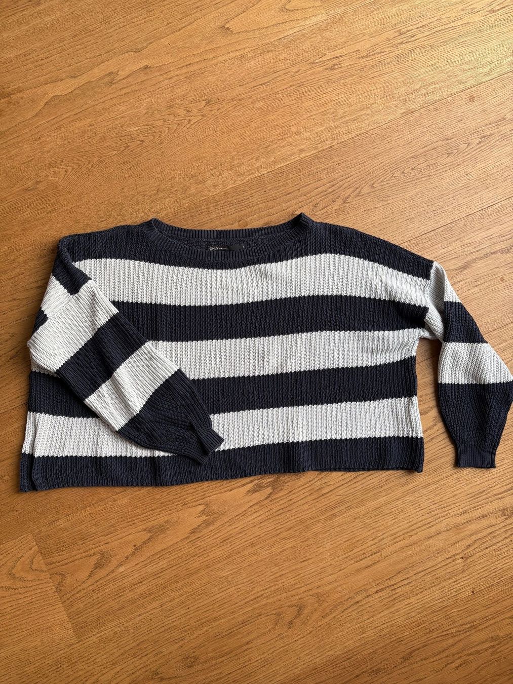Lotti di vestiti: legere Pullover/Zipjäckchen, Grösse S, Pull&Bear/only/Esprit – Usato da Solothurn venduto da 07mika07 5