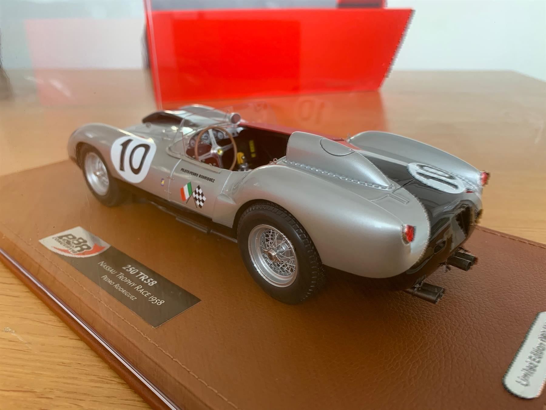 Modellini d'auto: Ferrari 250 Testarossa  silber 1/18  BBR – Nuovo e nell'imballaggio originale da Stein AR venduto da Krabbe2 3
