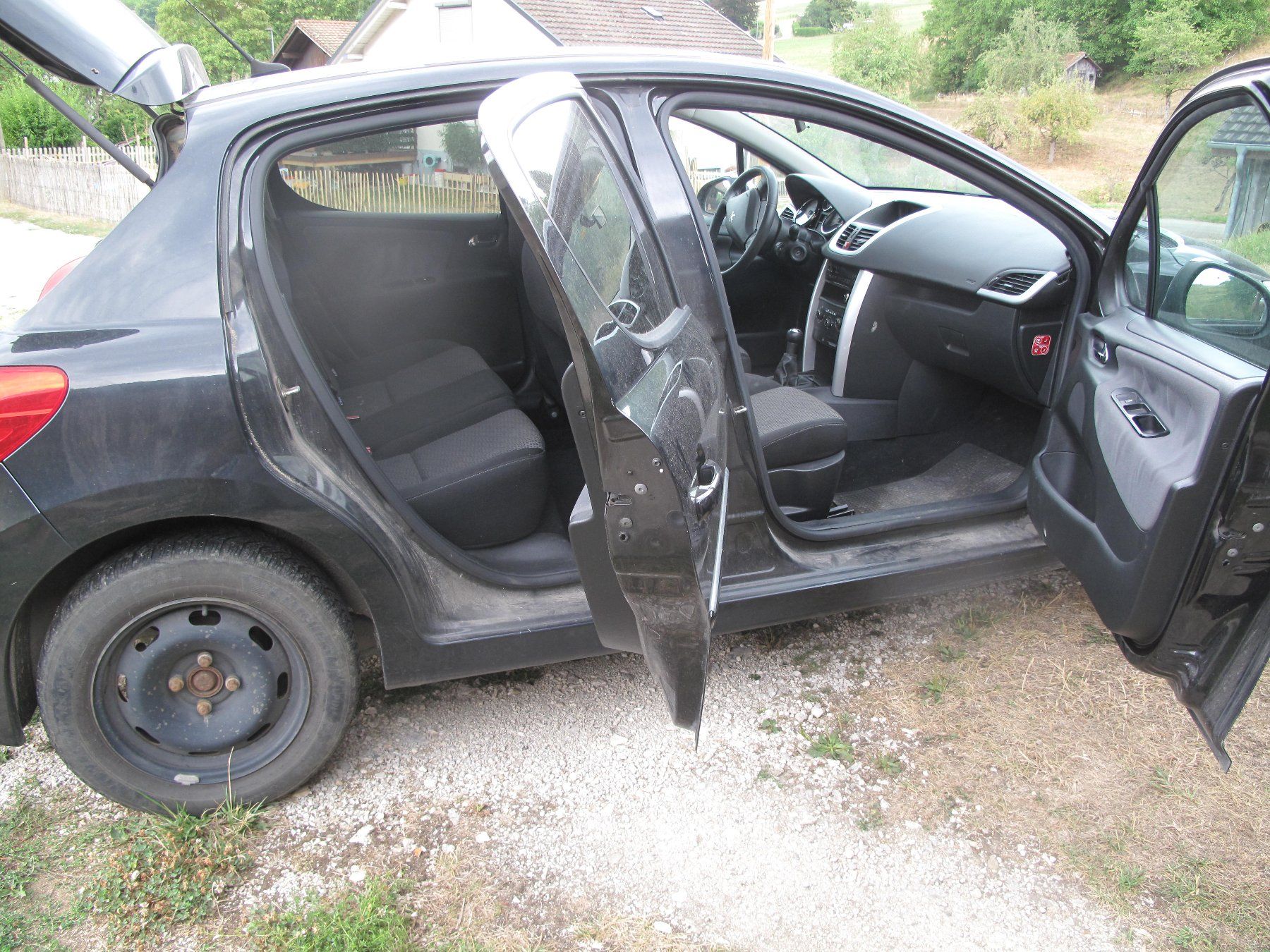Peugeot Automobili: Peugeot 207 essence – Usato da vermes venduto da chuchot 2