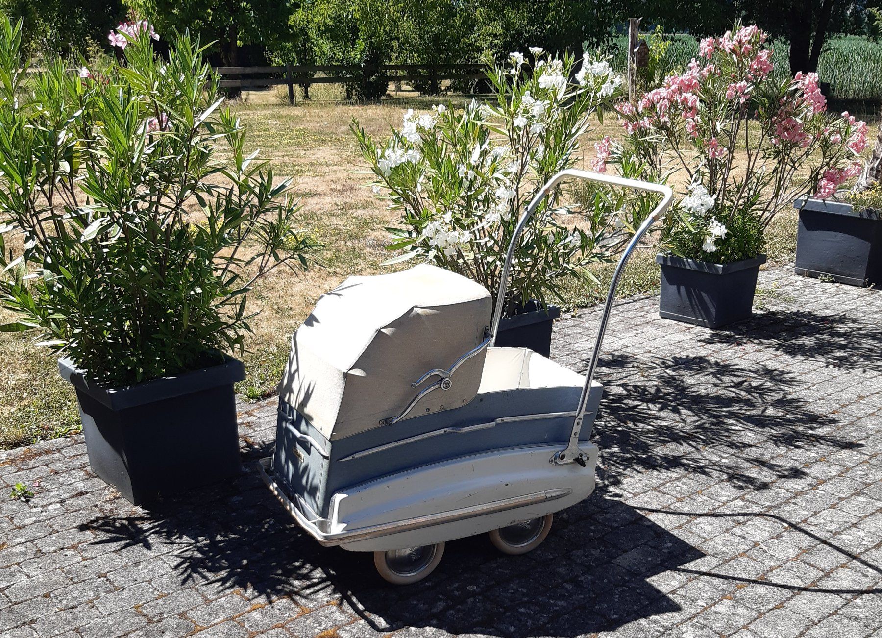 Kinderwagen: Kinderwagen Helvetia 1950 – Gebraucht aus Subingen von sandstrasse