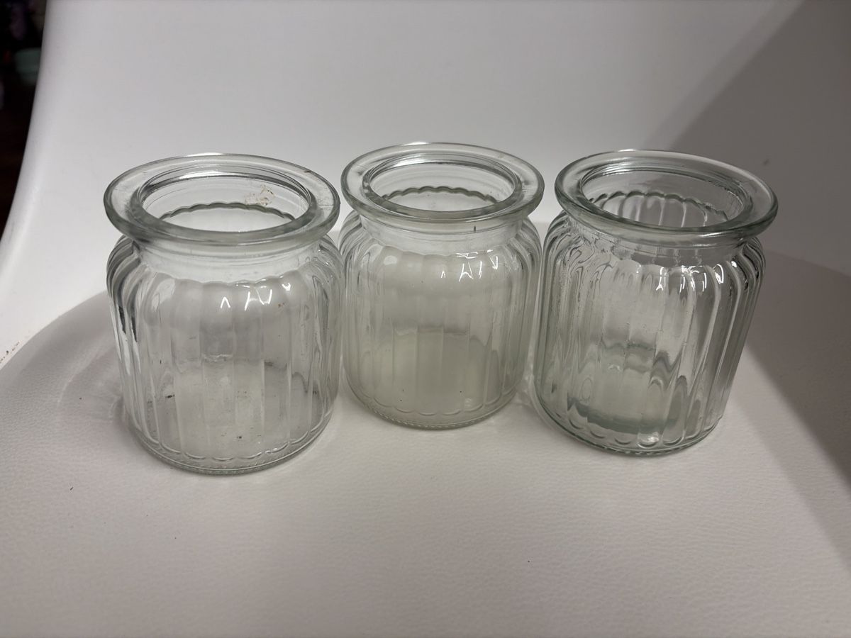 Tutte le decorazioni: 3 Gläser gerippt transparent gebraucht – Usato da Opfershofen TG venduto da dan_nxk8 1