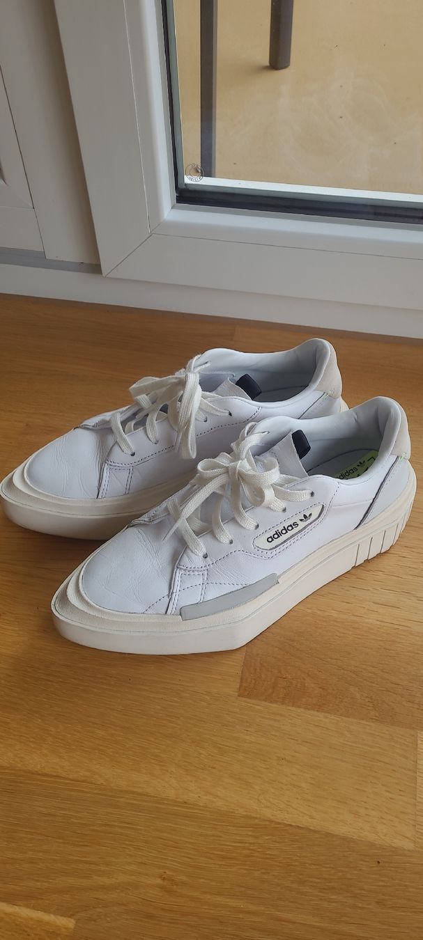 Adidas Damenschuhe: Sneaker Adidas HyperSleek iron 37/38 – Gebraucht aus Bern von hitomi112 1