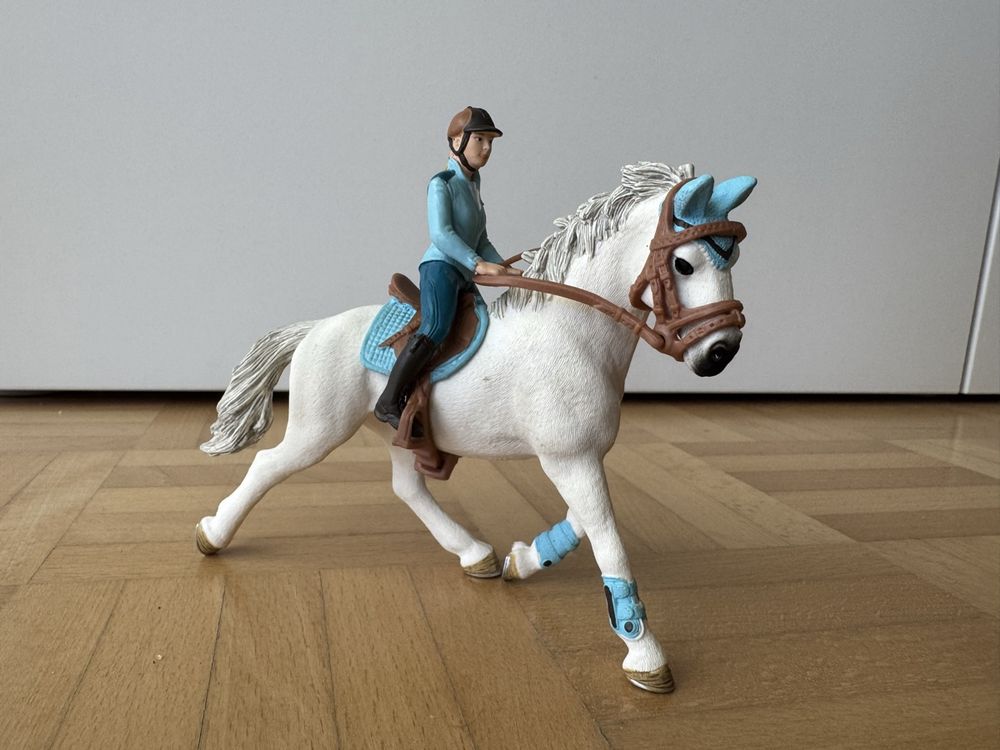 Schleich Spielzeuge: Schleich Pferd mit Reiterin  – Gebraucht aus Basel von Fungle