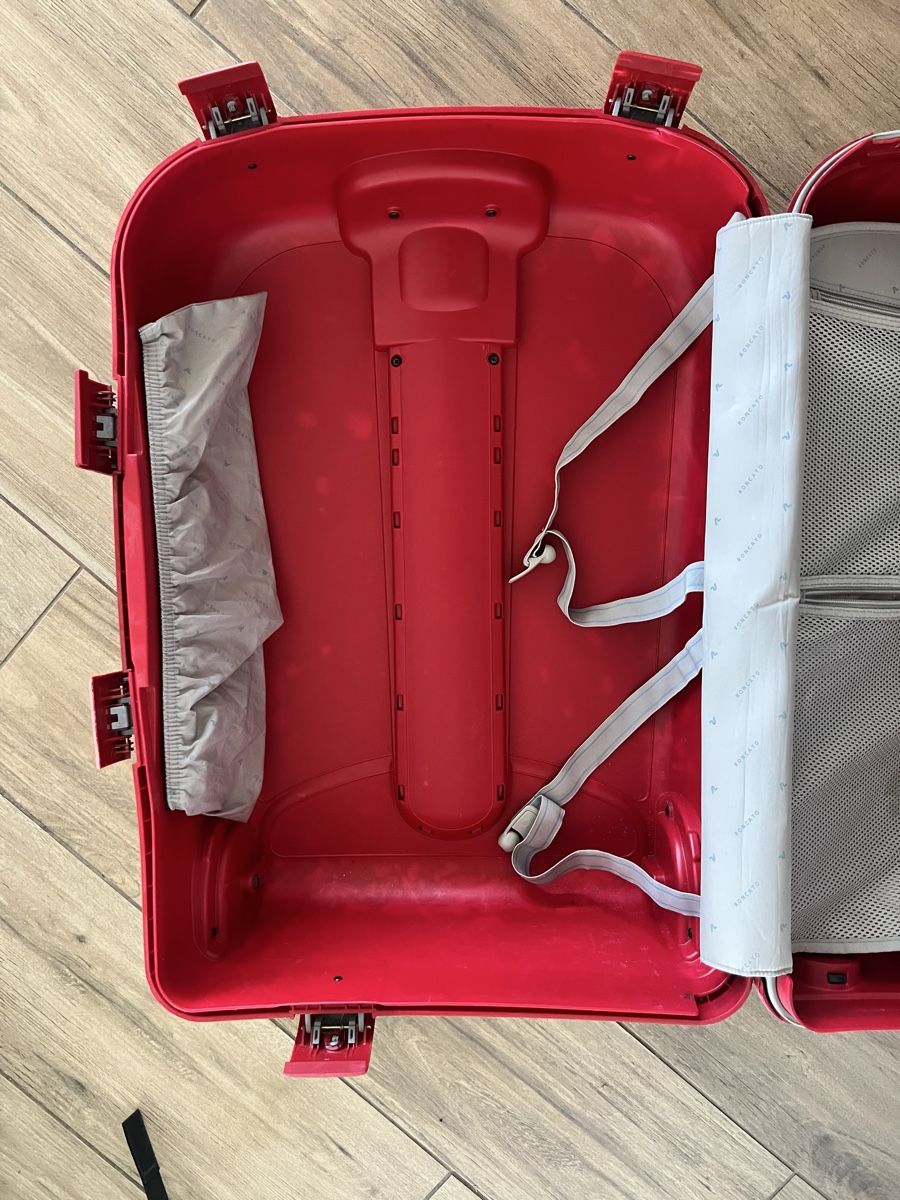 Valises de voyage: Roter Koffer – D'occasion à Dübendorf par vin_8z5x 1
