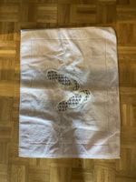 Tapis de bain rose, tongs brodées