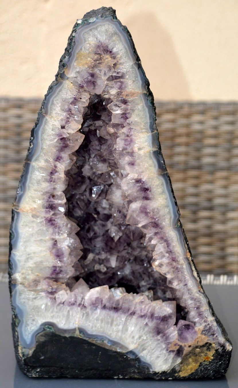 Minerali & Pietre curative: Amethyst-Geode / Géode d'améthyste 10 Kg – Usato da Collonges venduto da arashee