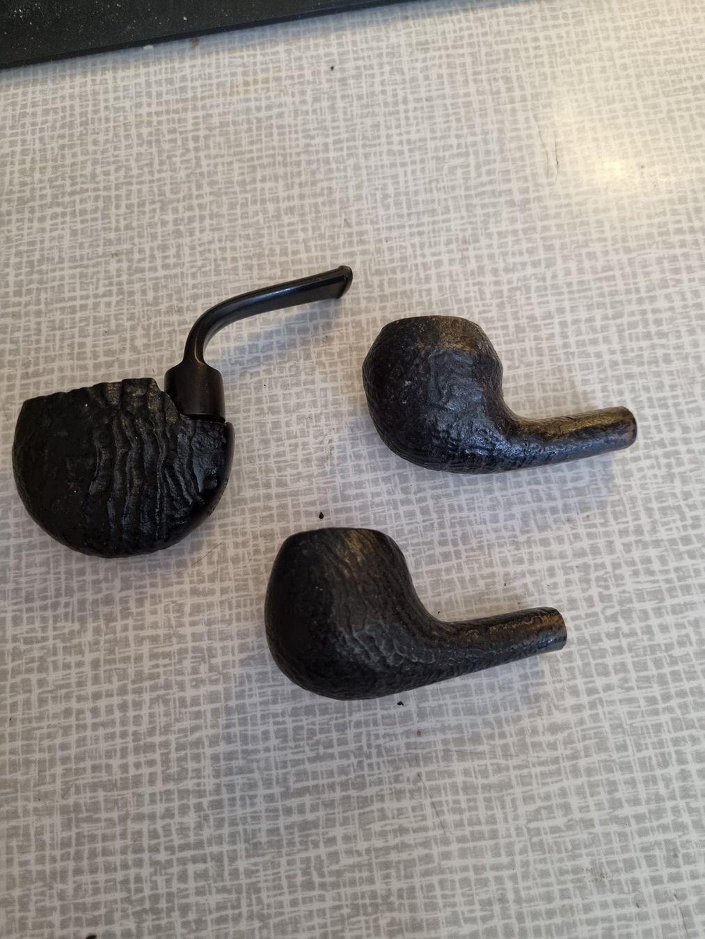 Pipe & Accessori: Pfeife  Marke Bruyere  schwarz und 2 Pfeiffenköpfe – Usato da Trachslau venduto da bastet06