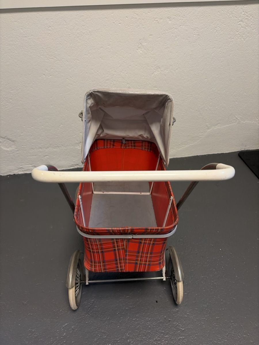 Erika Carrozzine per bambole: Spielzeug Kinderwagen  – Usato da Uster venduto da stida 1