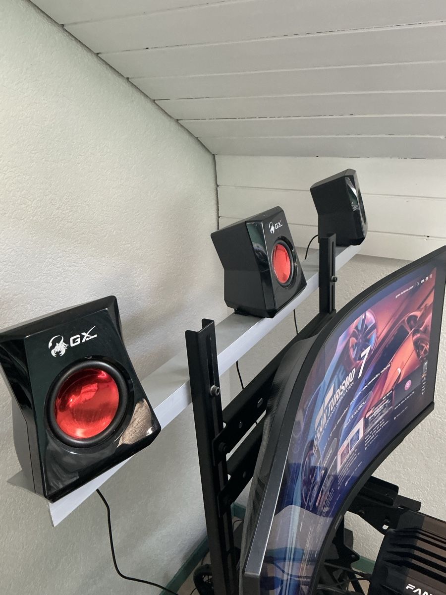 Fanatec Console: SIM Racing Playseat Fanatec – Usato da Courtételle venduto da Kinetic 3