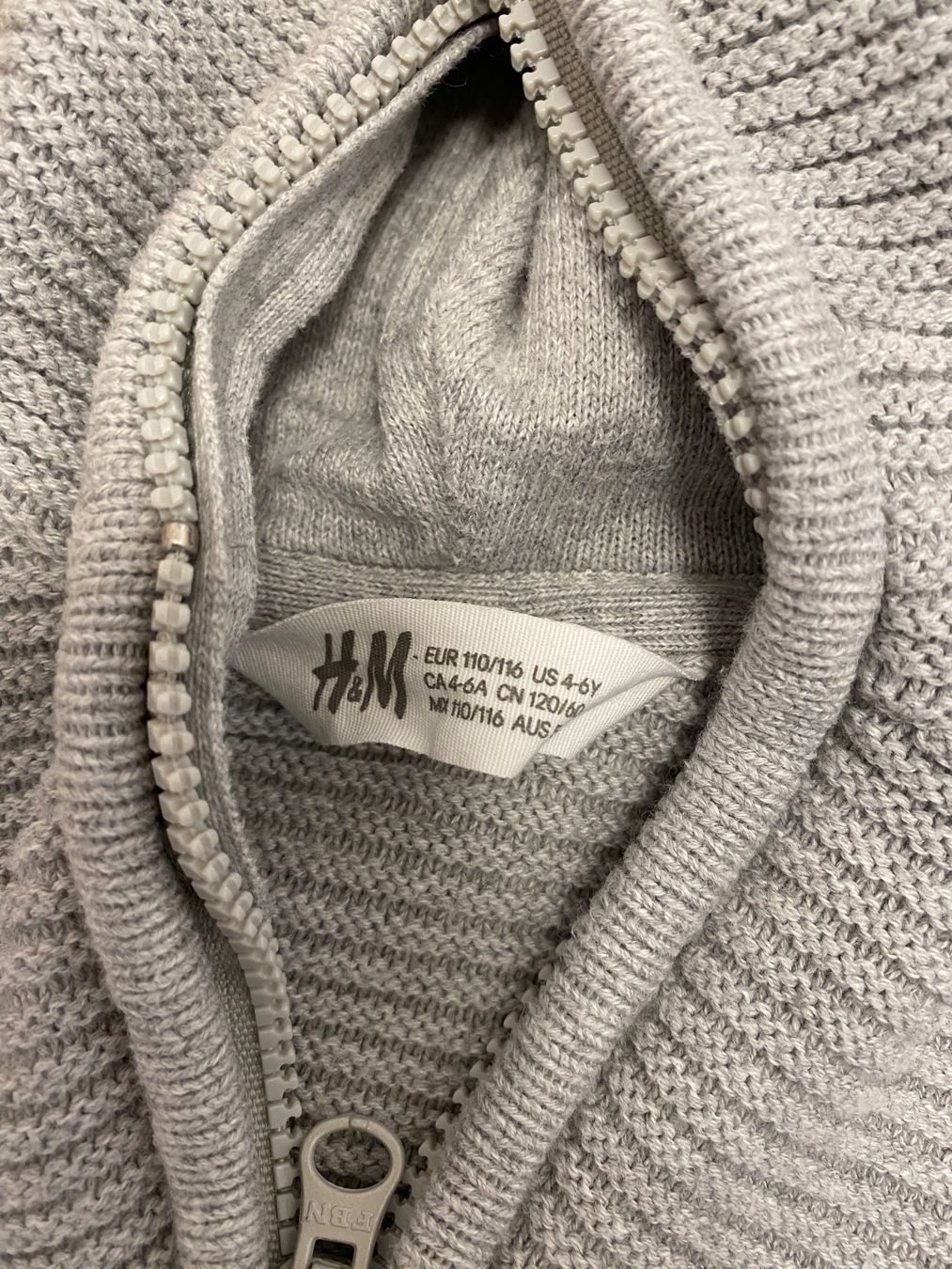 Pullover & Sweatshirts: Pullover Junge Gr. 110-116 – Gebraucht aus Winterthur von Baby117 1