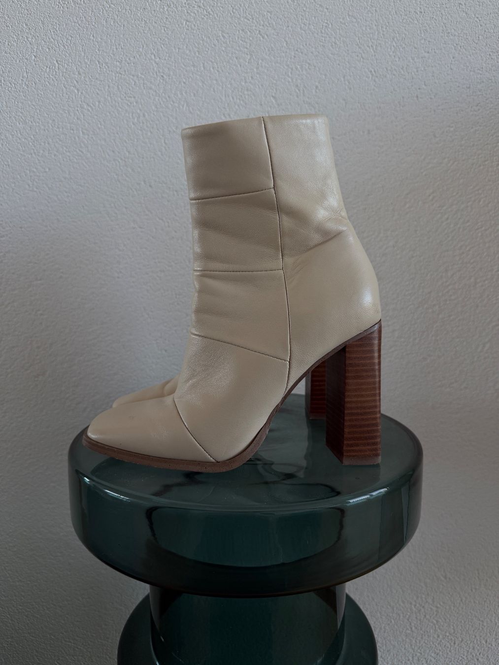 Scarpe da donna: Stiefel mit Absatz – Usato da Suhr venduto da FlakaM.