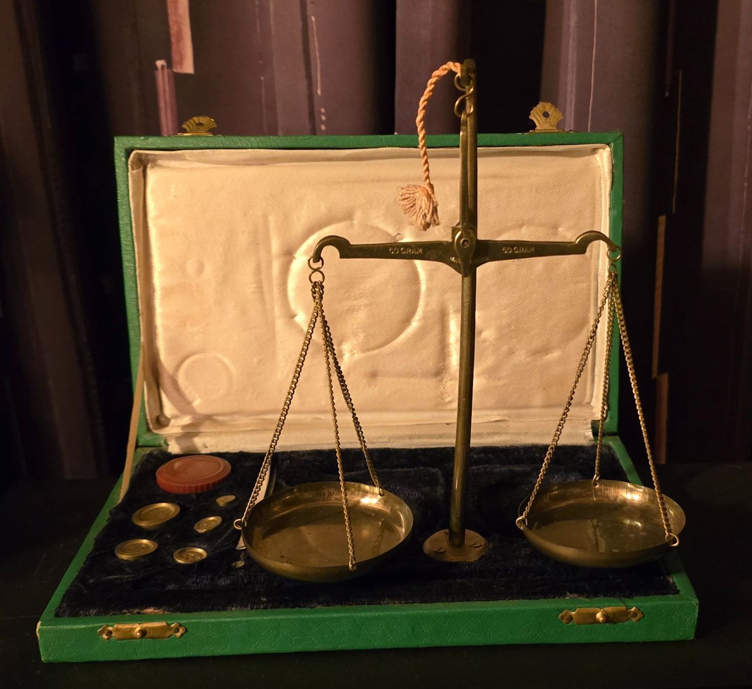 Matériel de laboratoire: Antike Feingold - Apothekerwaage – D'occasion à Herzogenbuchsee par Numis25