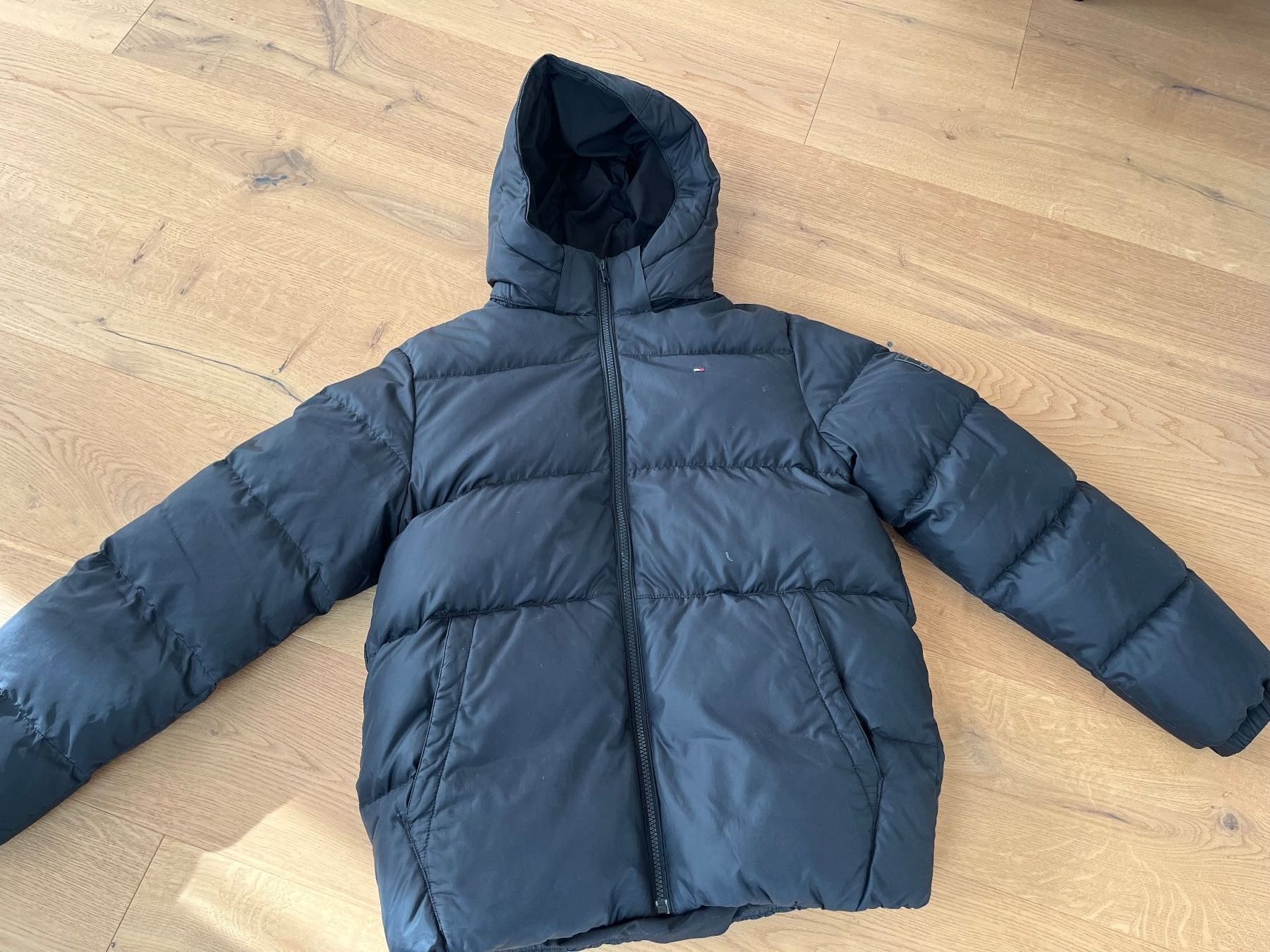 Giacche & Cappotti: Tommy Hilfiger Kinder Winterjacke schwarz – Usato da Sins venduto da stoneborn05