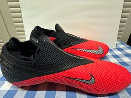 Chaussures de foot Nike Phantom, pointure 42/5, comme neuf
