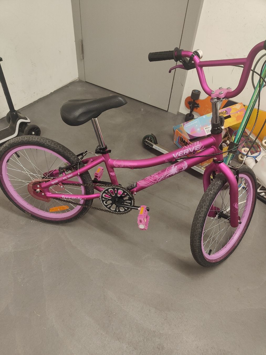 Vélos: Fahrrad pink, Kinder Velo – D'occasion à Zürich par ajt_bk2h 2