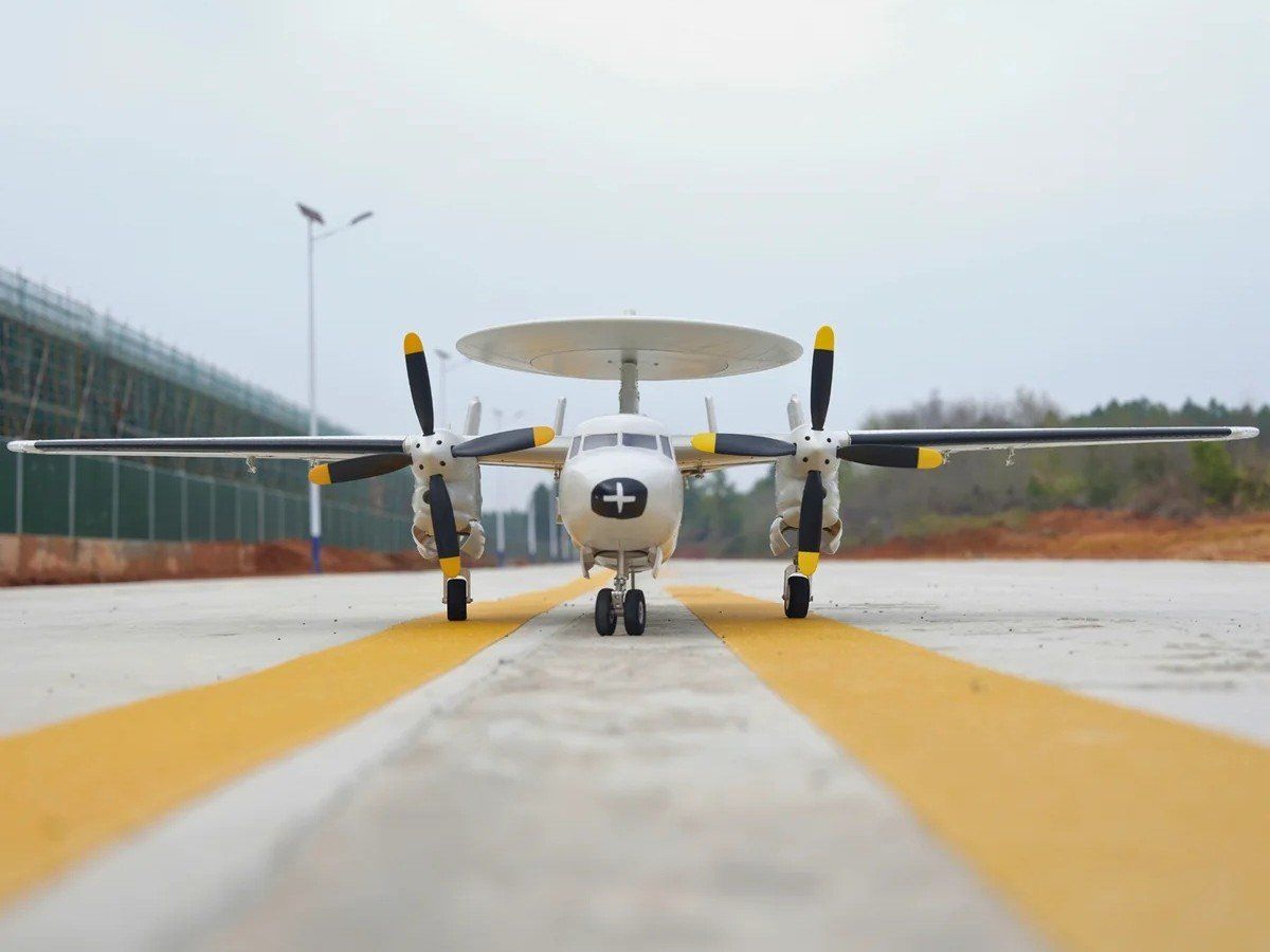 Modellismo RC: Grumman E-2 Hawkeye AEW, Spw 1500mm, PNP-Set - Dynam – Nuovo e nell'imballaggio originale da Entlebuch venduto da Hebu 3