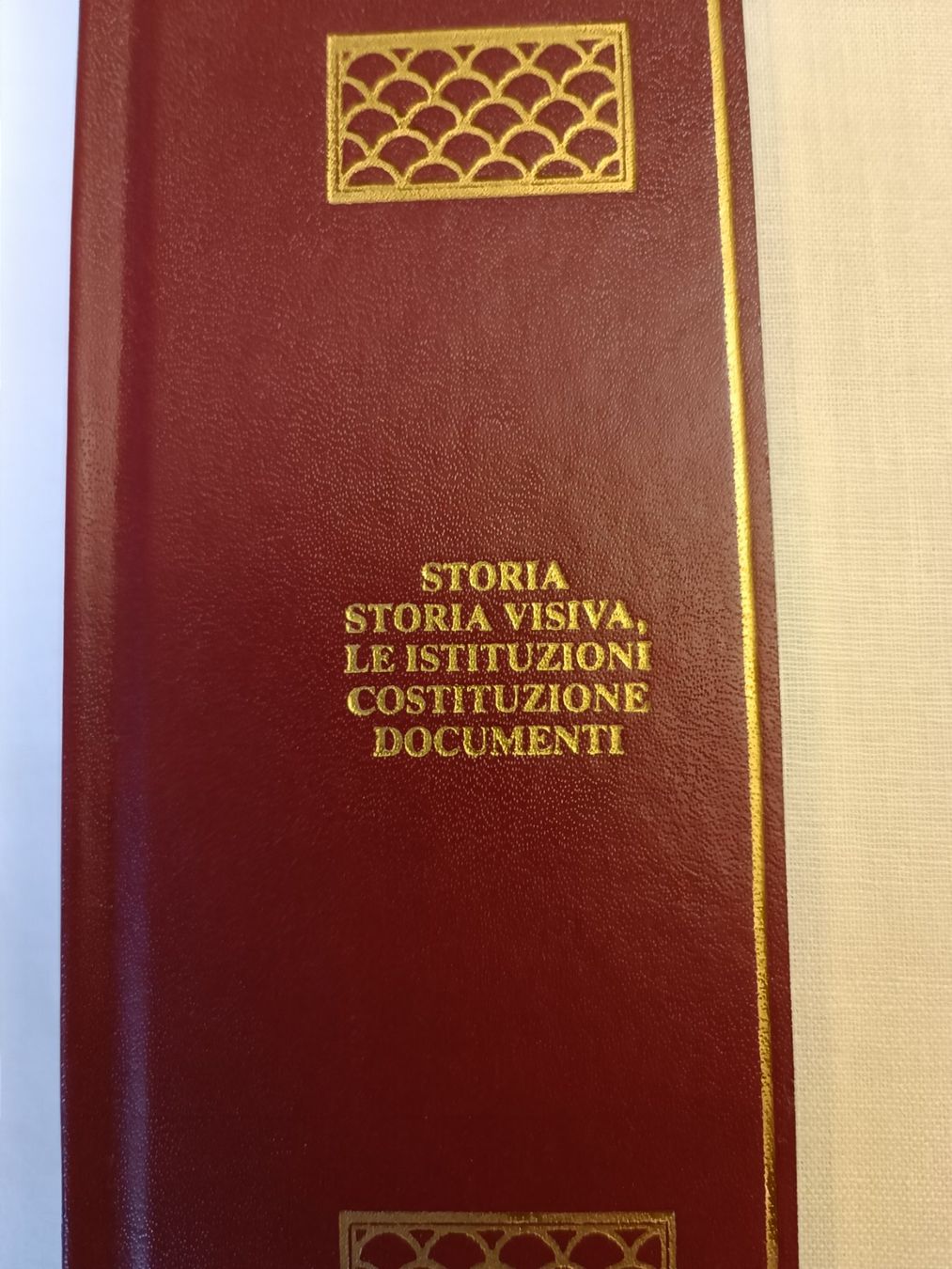 Libri: Libri Bücher LA SVIZZERA, 2 Bände – Usato da Niederwil AG venduto da Agenda 8
