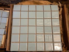 50 x 36 Hellblaue Vintage Keramik Plättli (5x5 cm)