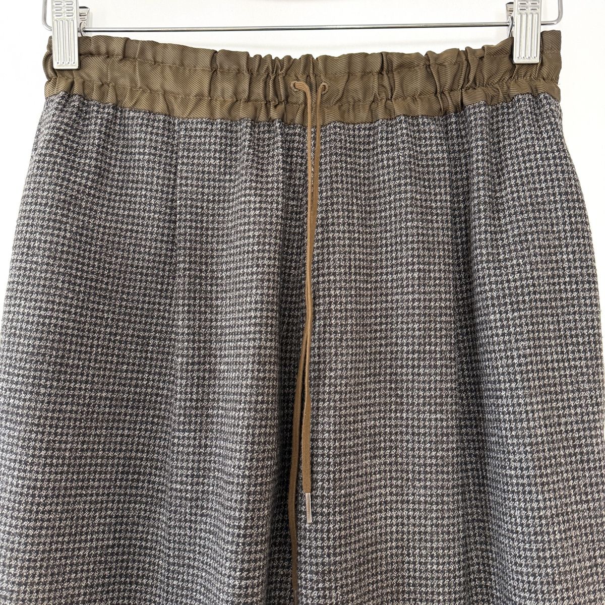 Pantaloni: PAS DE CALAIS New Wool Trousers – Nuovo (secondo la descrizione) da Emmen venduto da Colette-Juliette 1