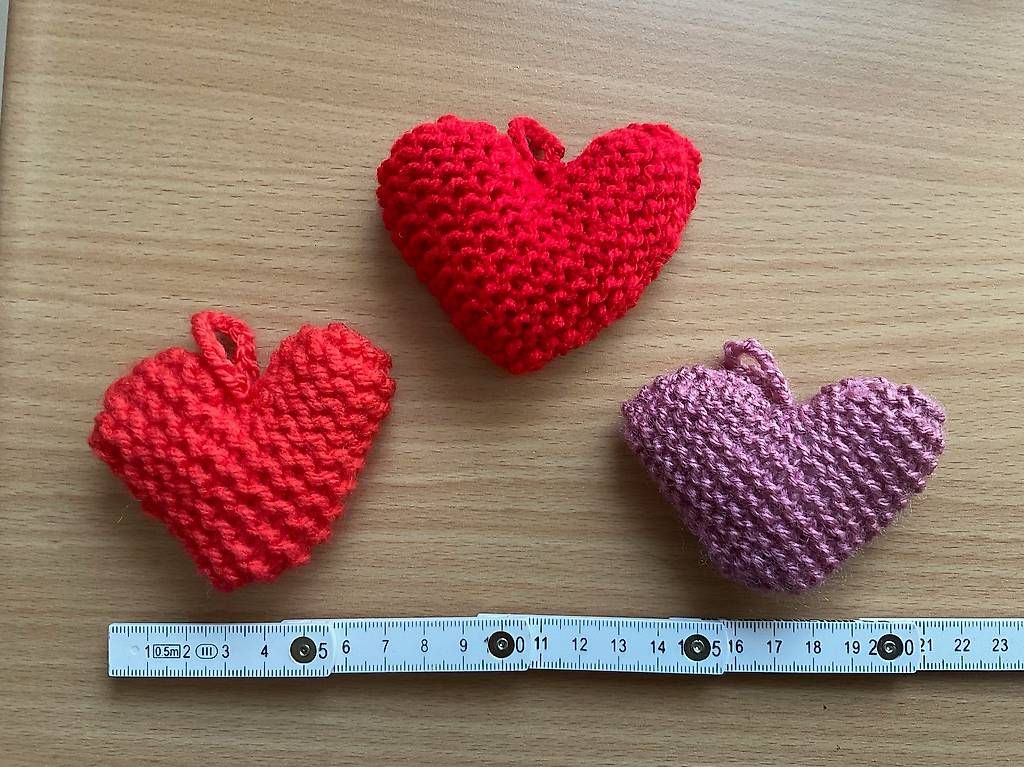 Portachiavi: Herzen  - 3 Stück - handgestrickt - NEU – Nuovo (secondo la descrizione) da Krauchthal venduto da Handmade_Hub 1