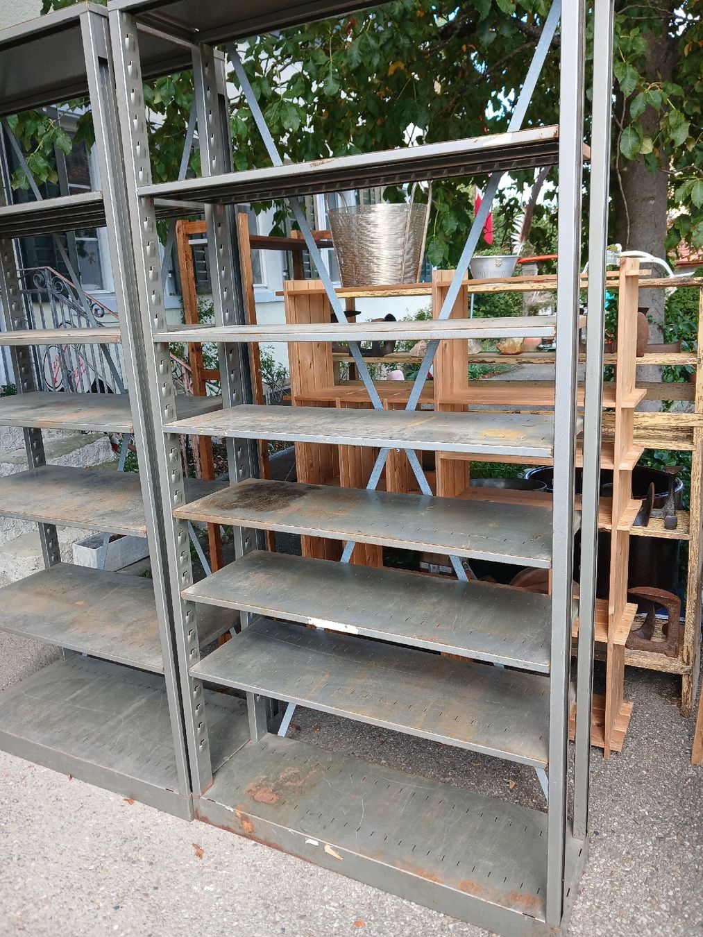 Scaffali: 2 Metall Regale massiv  – Usato da Hagenbuch ZH venduto da bromaer